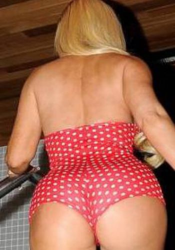 Проститутка индивидуалка Алеся Блондинка c 4 размером груди у метро Чернышевская СПб Фото - 2